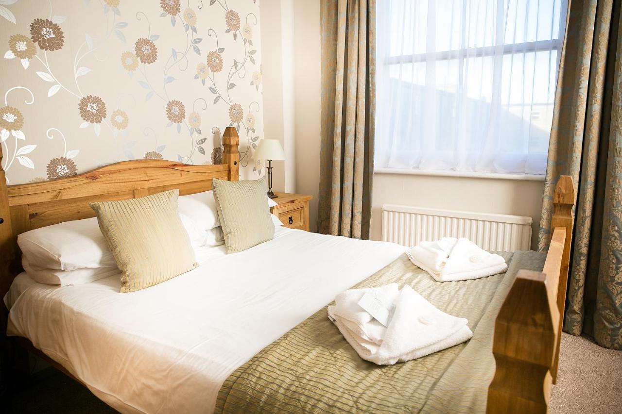 The Cumberland Hotel Eastbourne Bagian luar foto