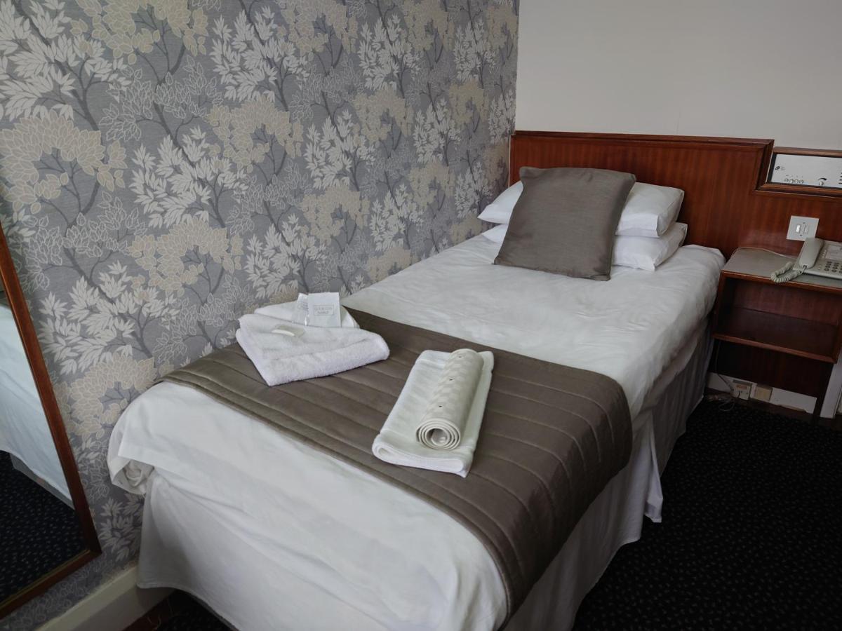 The Cumberland Hotel Eastbourne Bagian luar foto