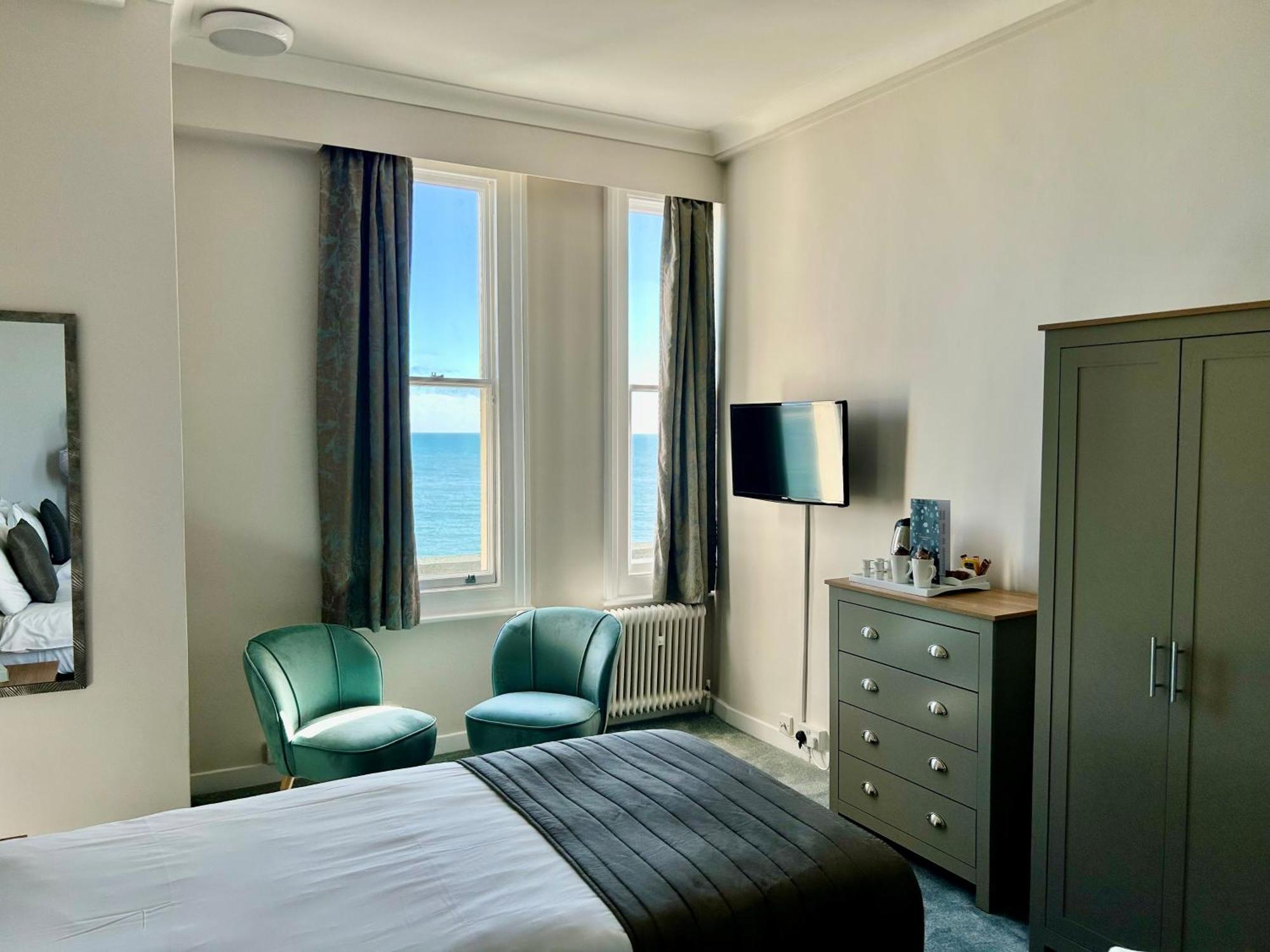 The Cumberland Hotel Eastbourne Bagian luar foto
