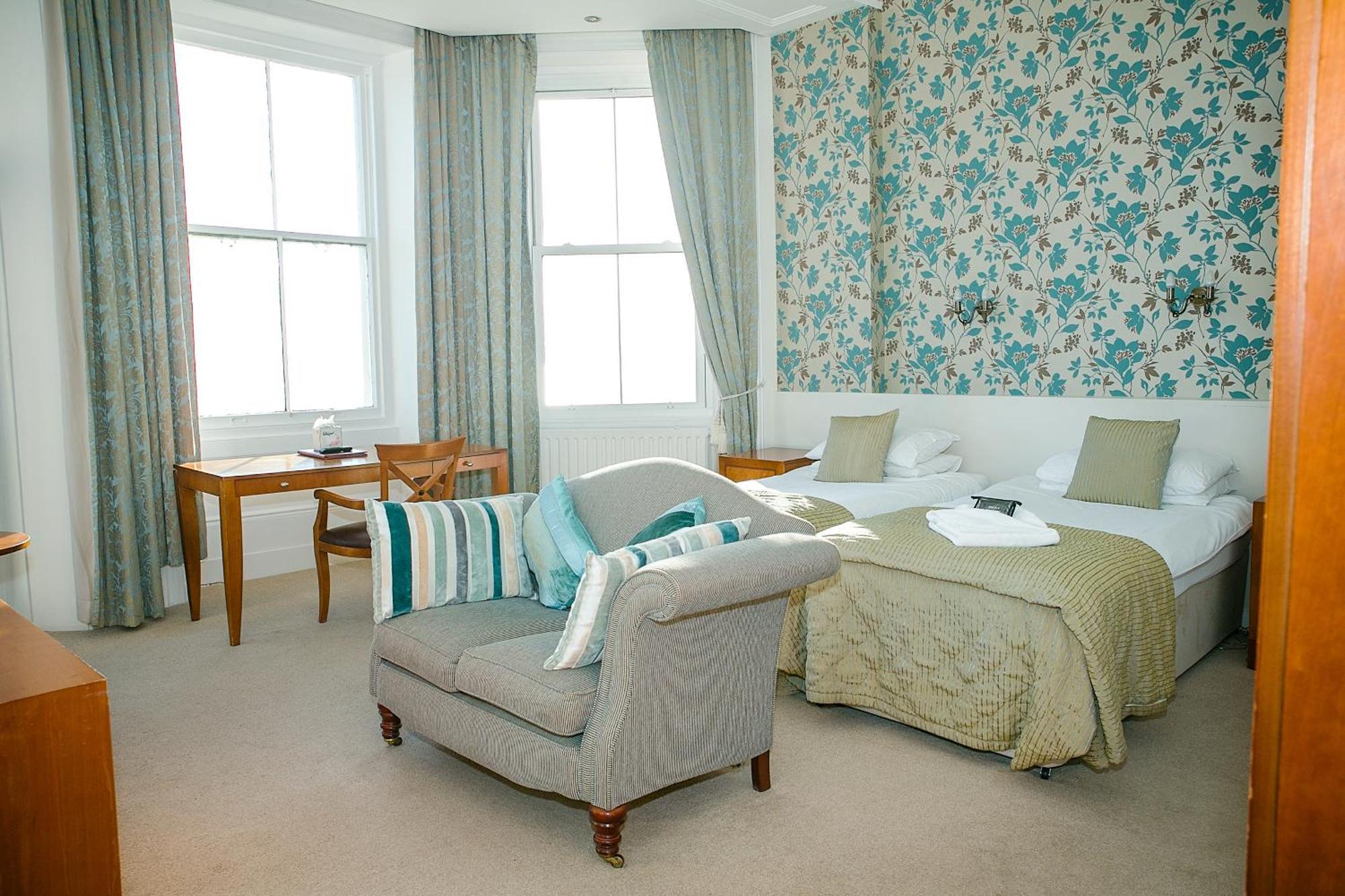 The Cumberland Hotel Eastbourne Bagian luar foto