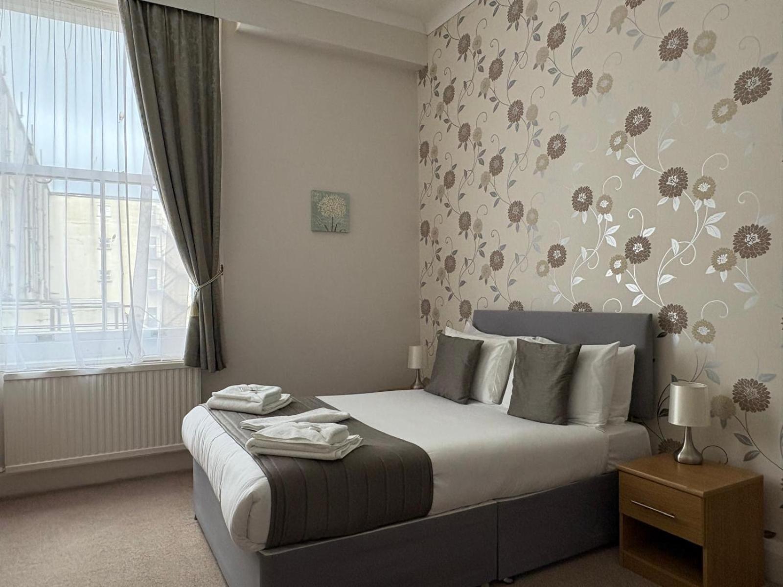 The Cumberland Hotel Eastbourne Bagian luar foto