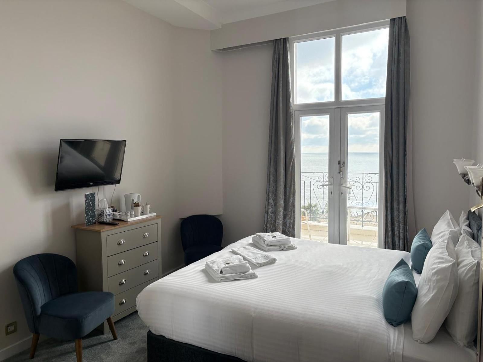 The Cumberland Hotel Eastbourne Bagian luar foto