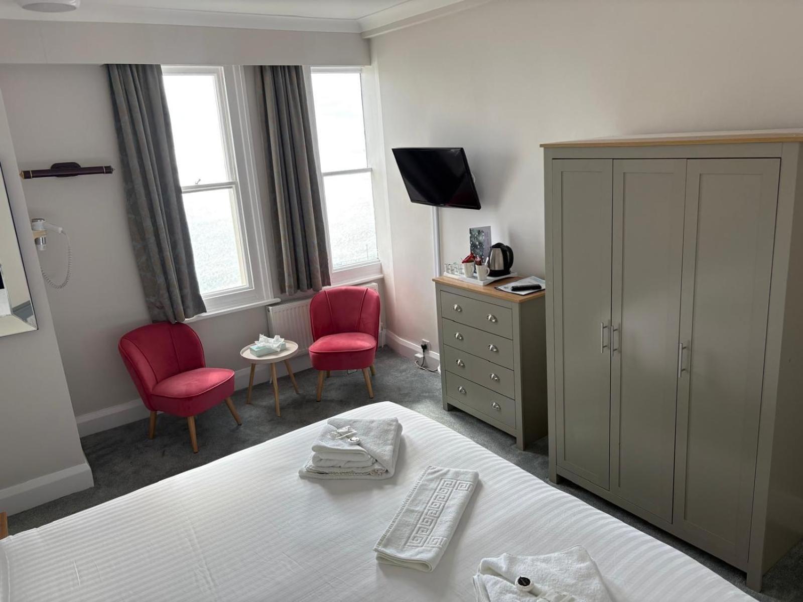The Cumberland Hotel Eastbourne Bagian luar foto