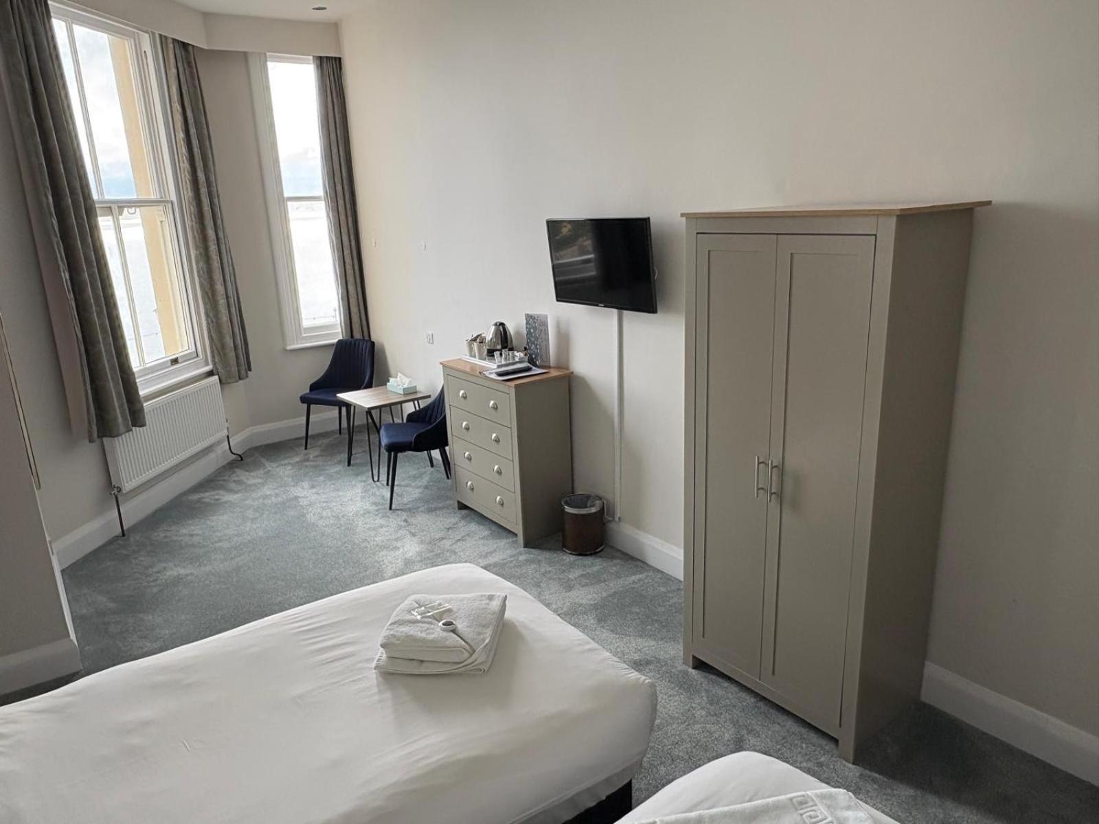 The Cumberland Hotel Eastbourne Bagian luar foto