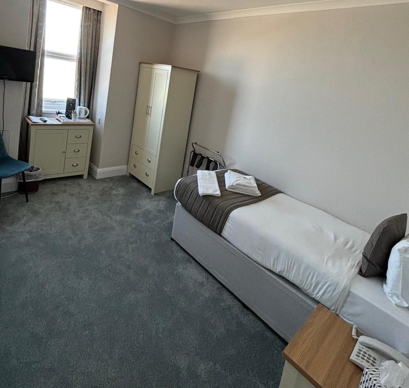 The Cumberland Hotel Eastbourne Bagian luar foto